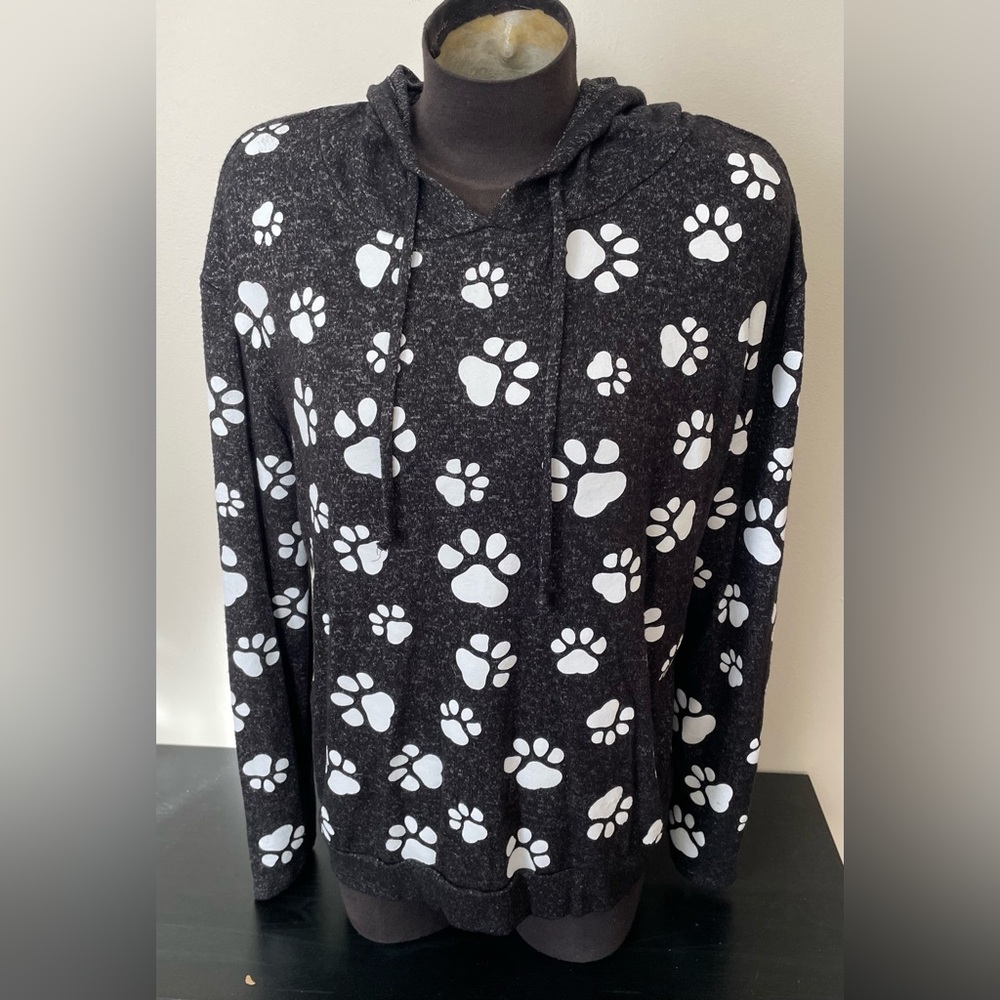 COPY - EUC Size XL Flawless Black Marled Paw Print Lightweight Hooded Pullover …